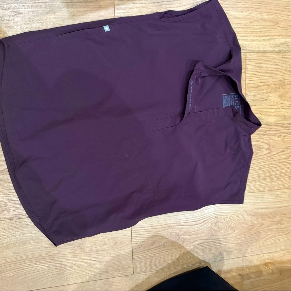 Rafaela oversized scrub top XXS  Excellent condition burgundy color